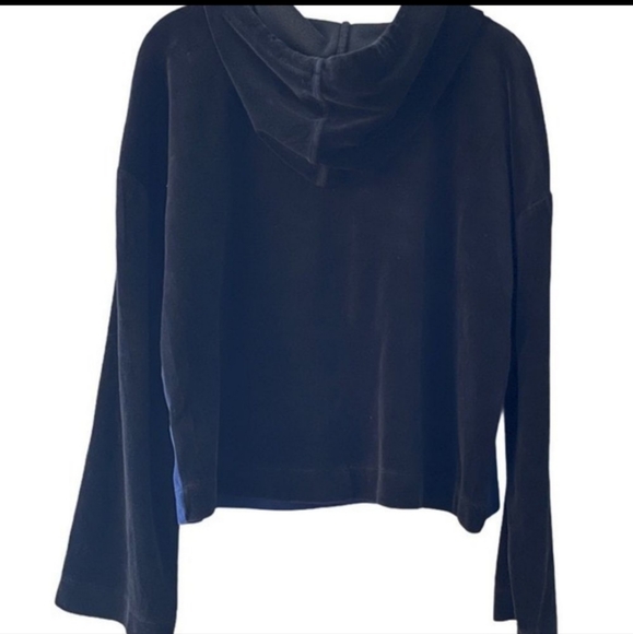 Fabletics hoodie top. Never worn. - Picture 2 of 2